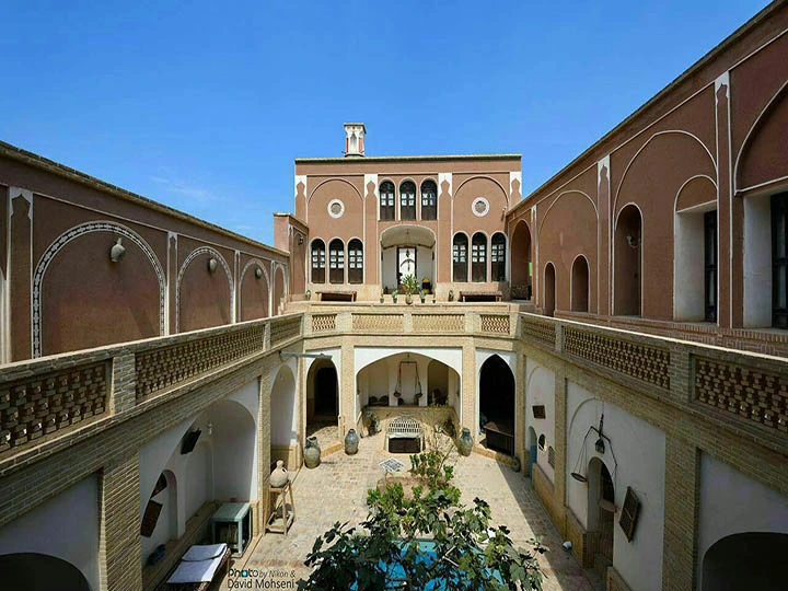 22 Sadeqi Traditional Hotel