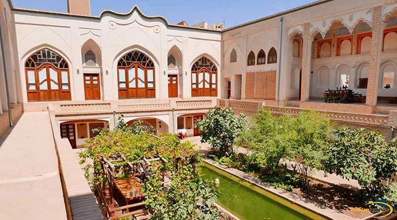 25 Iranian House Hotel