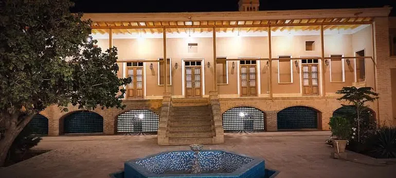 Google Maps خانه طاهری